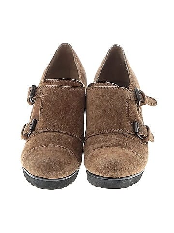 Anyi Lu Heels (view 2)
