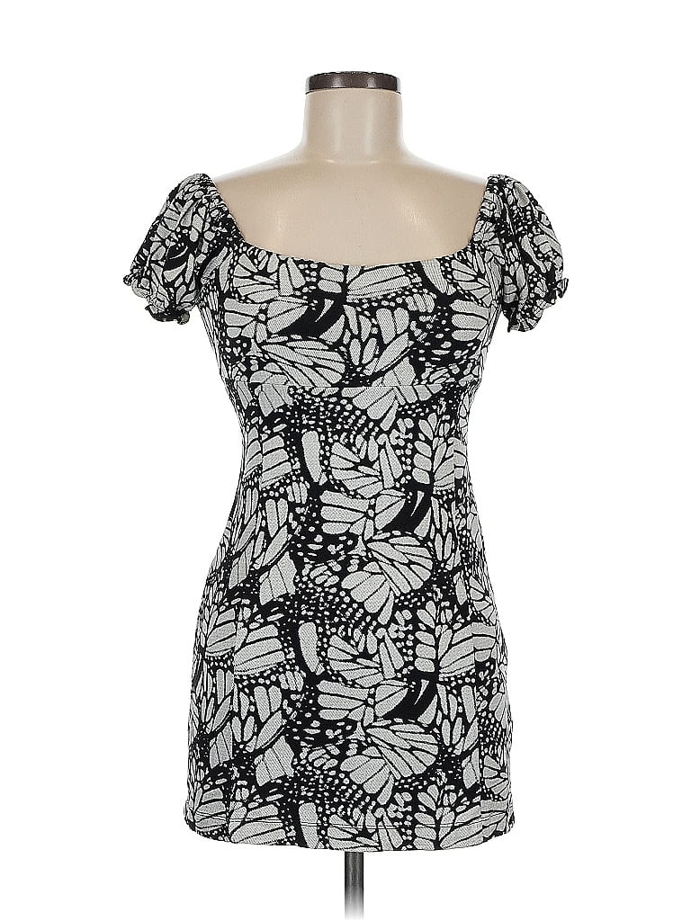 Pre-owned Urban Outfitters Casual Dress In Black