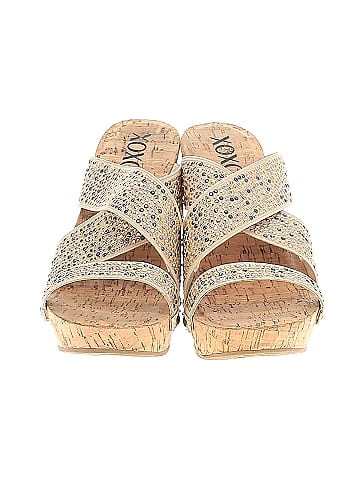 XOXO Wedges (view 2)