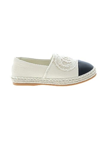 Unbranded Flats (view 1)