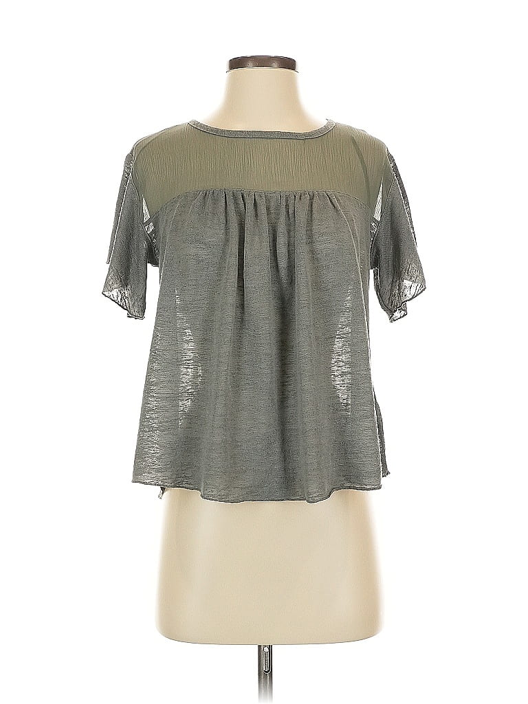 Click to view more detailed imagery on our partner's website Pre-owned Aéropostale Short Sleeve Blouse In Gray