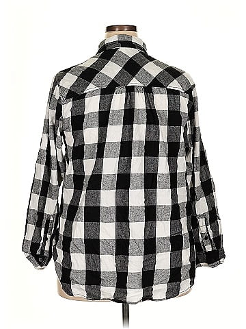 Time and Tru 3/4 Sleeve Button-Down Shirt (view 2)