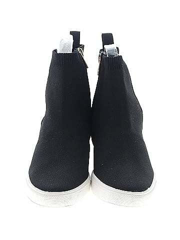 DKNY Sneakers (view 2)