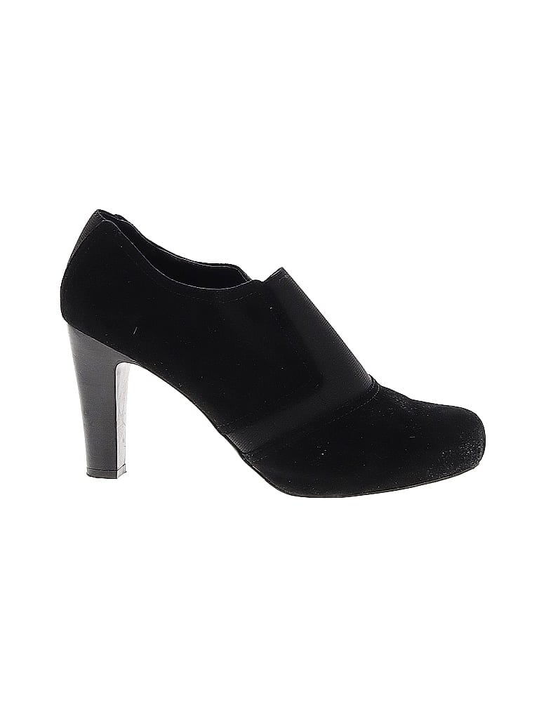 Click to view more detailed imagery on our partner's website Pre-owned Franco Sarto Heels In Black