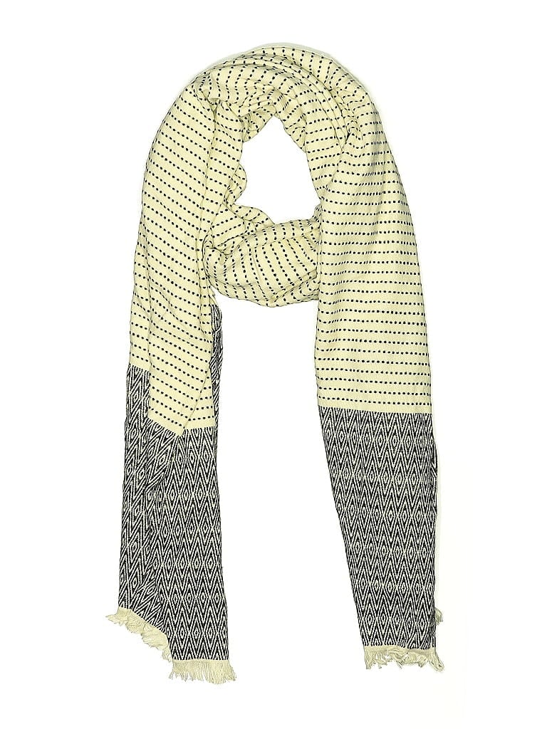 Click to view more detailed imagery on our partner's website Pre-owned Gap Scarf In White