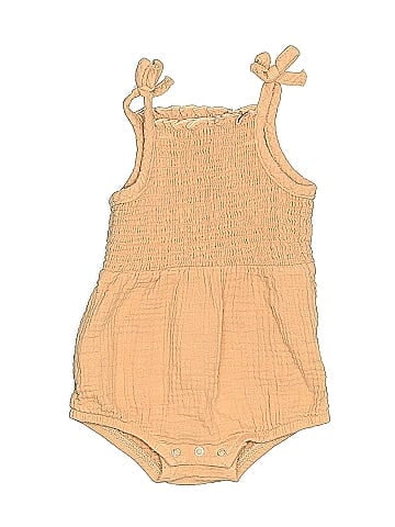 Grayson Mini Short Sleeve Outfit (view 1)