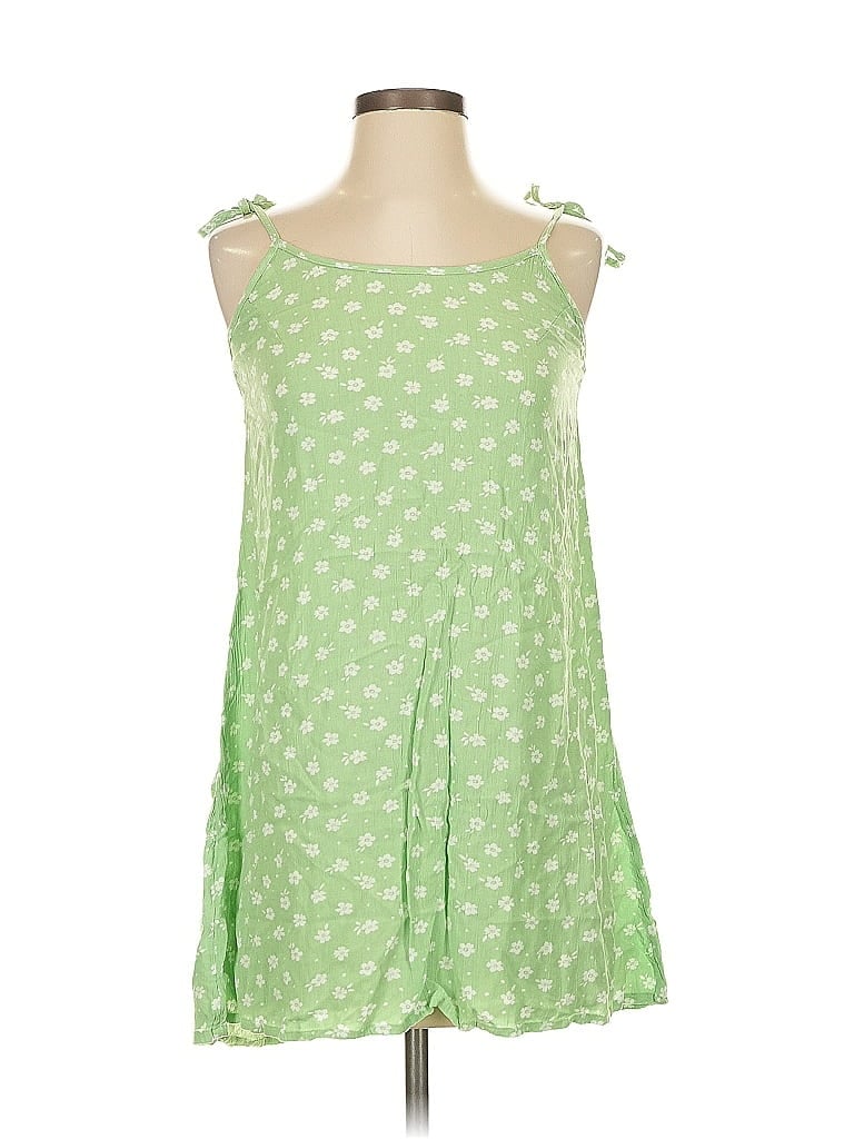 Click to view more detailed imagery on our partner's website Pre-owned Billabong Casual Dress In Green