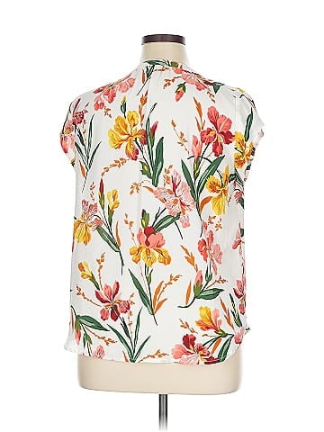 Fun2Fun Sleeveless Blouse (view 2)