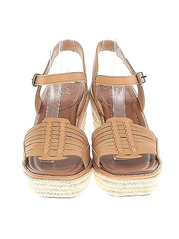 Crown Vintage Wedges (view 2)