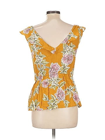Cupcakes & Cashmere Sleeveless Blouse (view 2)