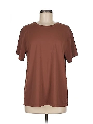 Lululemon Athletica Short Sleeve T-Shirt (view 1)