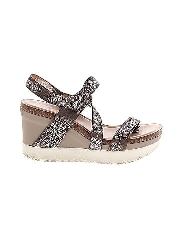 Crown Vintage Wedges (view 1)