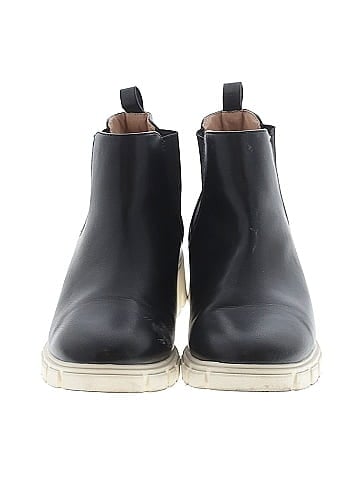 Journee Collection Ankle Boots (view 2)