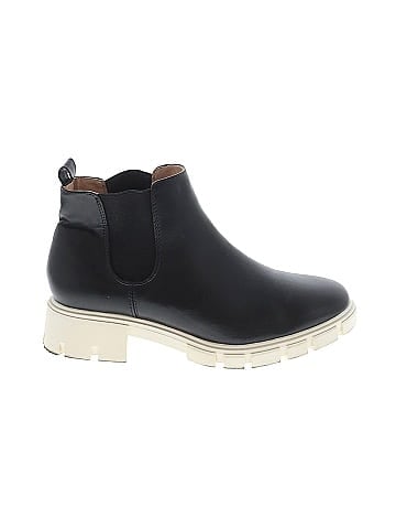 Journee Collection Ankle Boots (view 1)