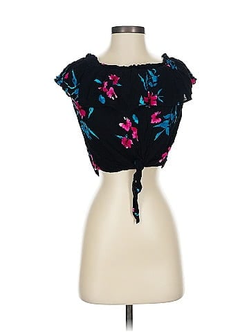 Blāshe Sleeveless Blouse (view 1)