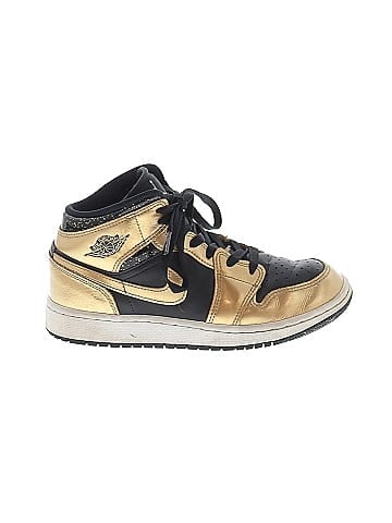 Air Jordan 1 Mid SE GS 'Metallic Gold Black' Sneakers (view 1)