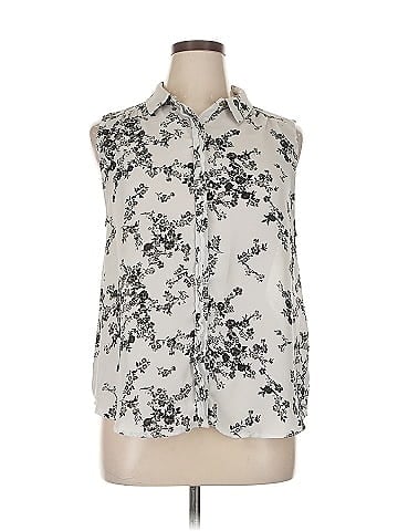 Elle Sleeveless Blouse (view 1)