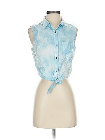 Love Tree Sleeveless Button-Down Shirt (view 1)