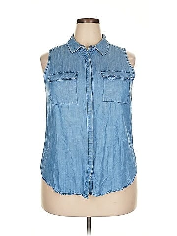 Who What Wear Sleeveless Button-Down Shirt (view 1)