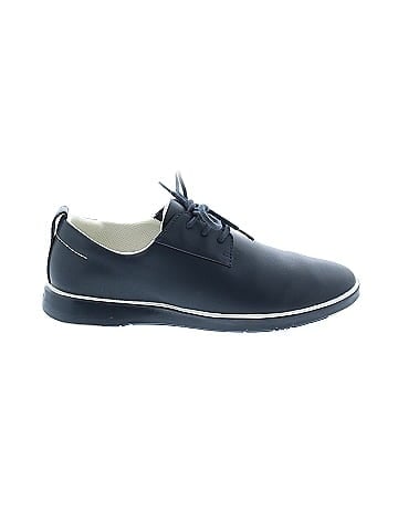 Unbranded Flats (view 1)