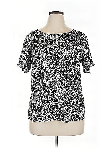 Violet & Claire Short Sleeve Blouse (view 1)