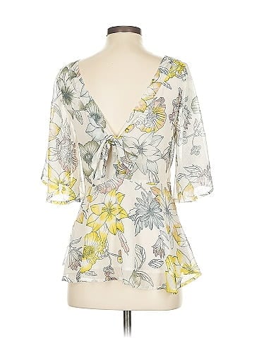 Cupcakes & Cashmere 3/4 Sleeve Blouse (view 2)