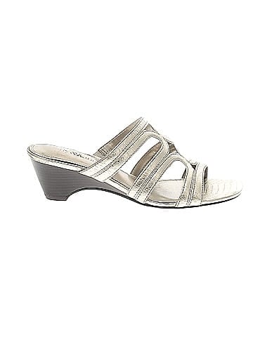Kelly & Katie Mule/Clog (view 1)