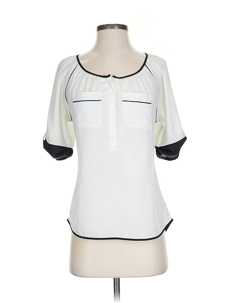 Click to view more detailed imagery on our partner's website Pre-owned Express Short Sleeve Blouse In White