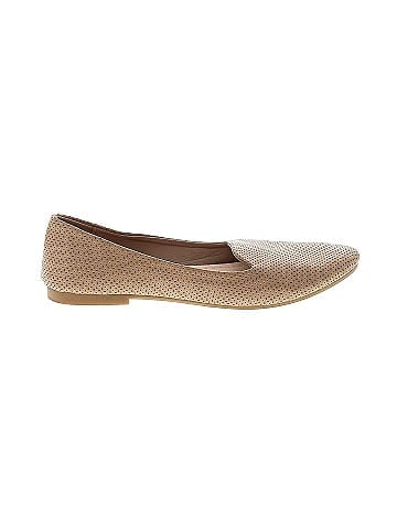 Unbranded Flats (view 1)