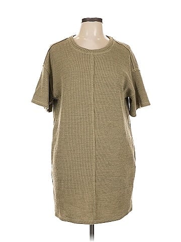New In Casual Dress (view 1)