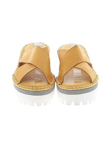 Chocolat Blu Wedges (view 2)