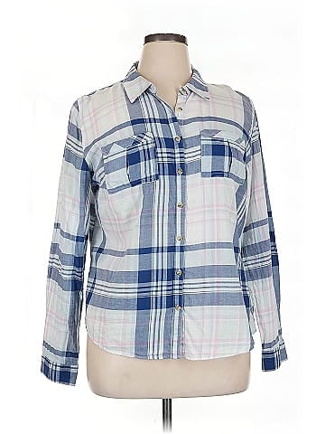 Maurices Long Sleeve Button-Down Shirt (view 1)