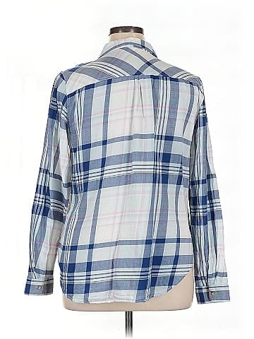 Maurices Long Sleeve Button-Down Shirt (view 2)