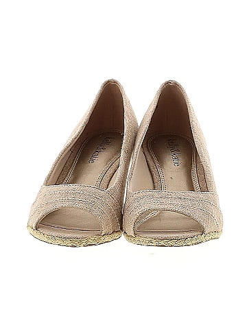 Kelly & Katie Wedges (view 2)