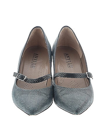 Anyi Lu Heels (view 2)