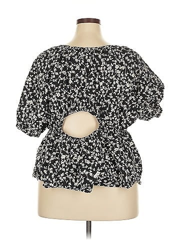 Old Navy Short Sleeve T-Shirt (view 2)