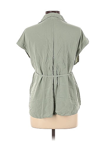 H&M Mama Short Sleeve Button-Down Shirt (view 2)