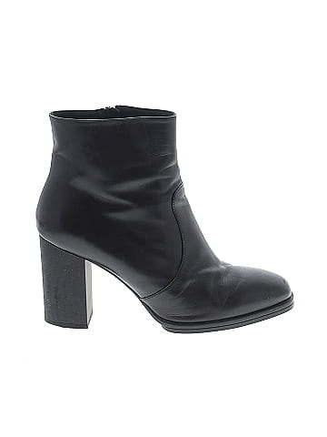 Tod's Ankle Boots (view 1)