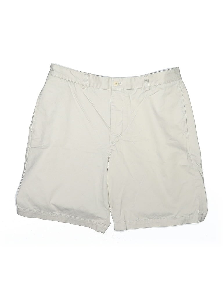 Click to view more detailed imagery on our partner's website Pre-owned Vineyard Vines Khaki Shorts In White