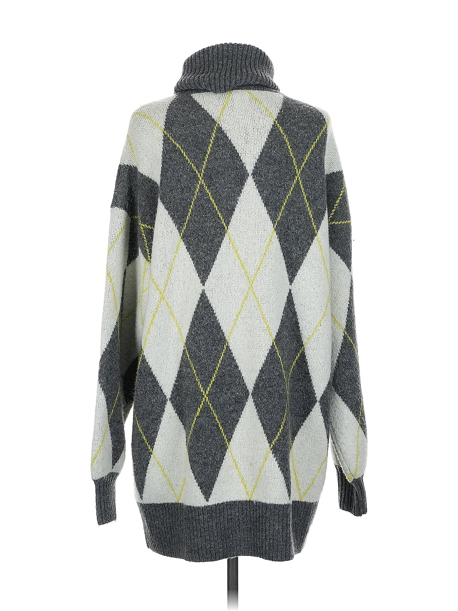 Pringle of Scotland x H&M Launches Knitwear Collection