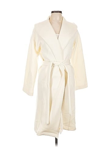 Leze the label Coat (view 1)