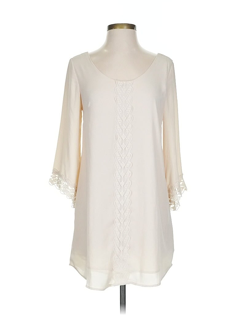 Pre-owned Astr Casual Dress In White