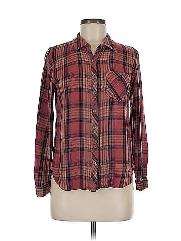 Maurices Long Sleeve Button-Down Shirt (view 1)