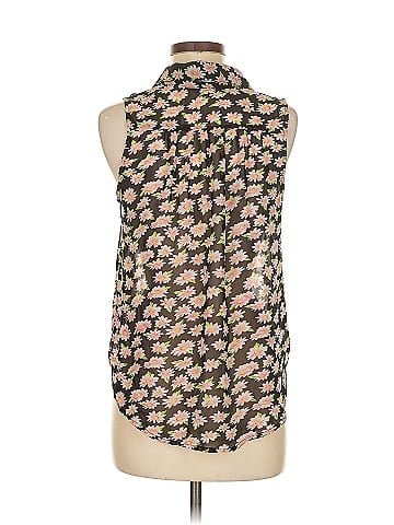 Wet Seal Sleeveless Blouse (view 2)