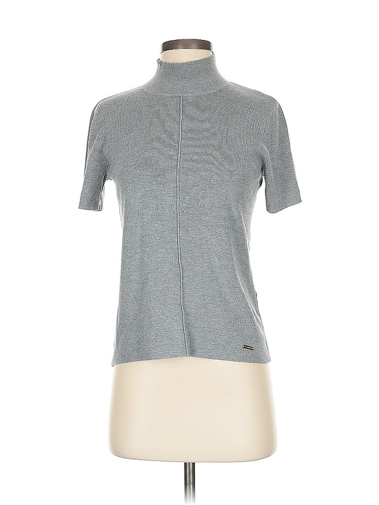 Click to view more detailed imagery on our partner's website Pre-owned T Tahari Short Sleeve Top Gray Mock Neckline Tops