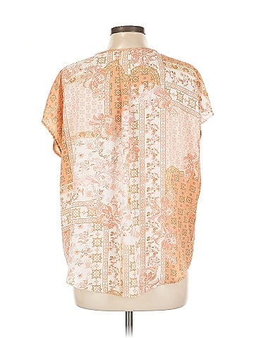 Cupcakes & Cashmere Short Sleeve Blouse (view 2)