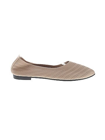 Unbranded Flats (view 1)