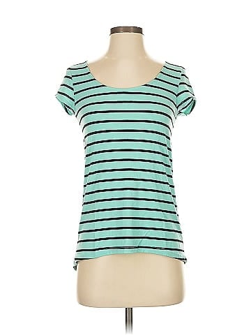 Charlotte Russe Short Sleeve T-Shirt (view 1)