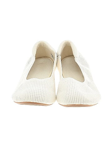 Unbranded Flats (view 2)