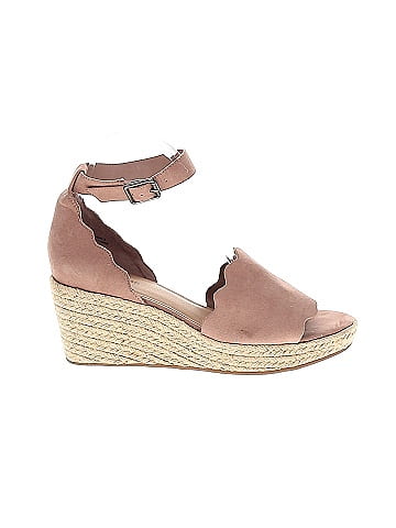 Maurices Wedges (view 1)
